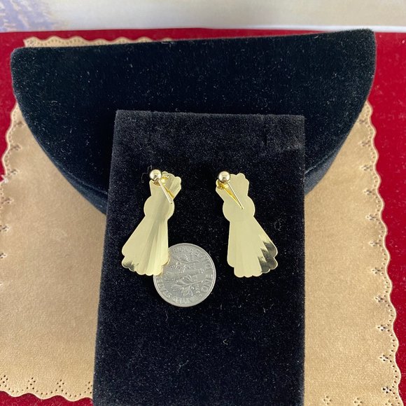SOLD Vintage 14 Karat Gold Southwest Concho Earrings - Picture 4 of 6